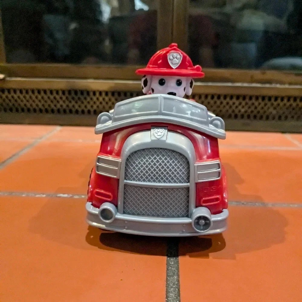 Paw Patrol Marshall's Transforming Fire Engine and Figure with Cannons